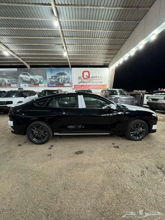 عرض خاص فورد تورس امبيانتي 2026 اسود 3