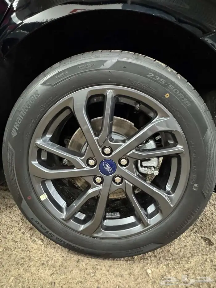 عرض خاص فورد تورس امبيانتي 2026 اسود 10