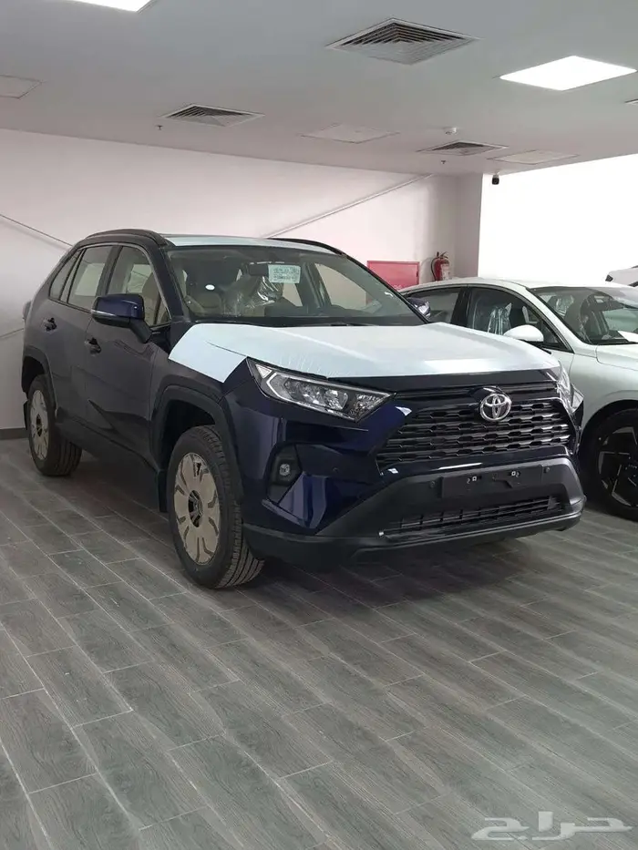 عرض تويوتا راف فور نص فل دفع رباعي 2025 1