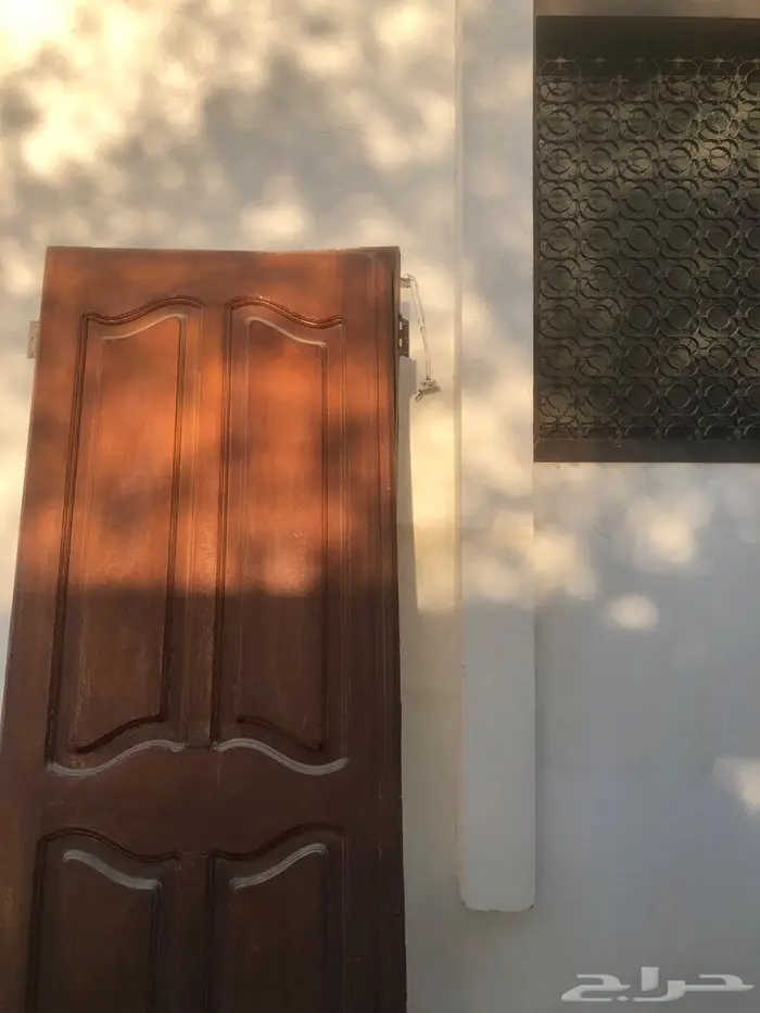 باب خشب نوع ( اوك) مع البرواز 1