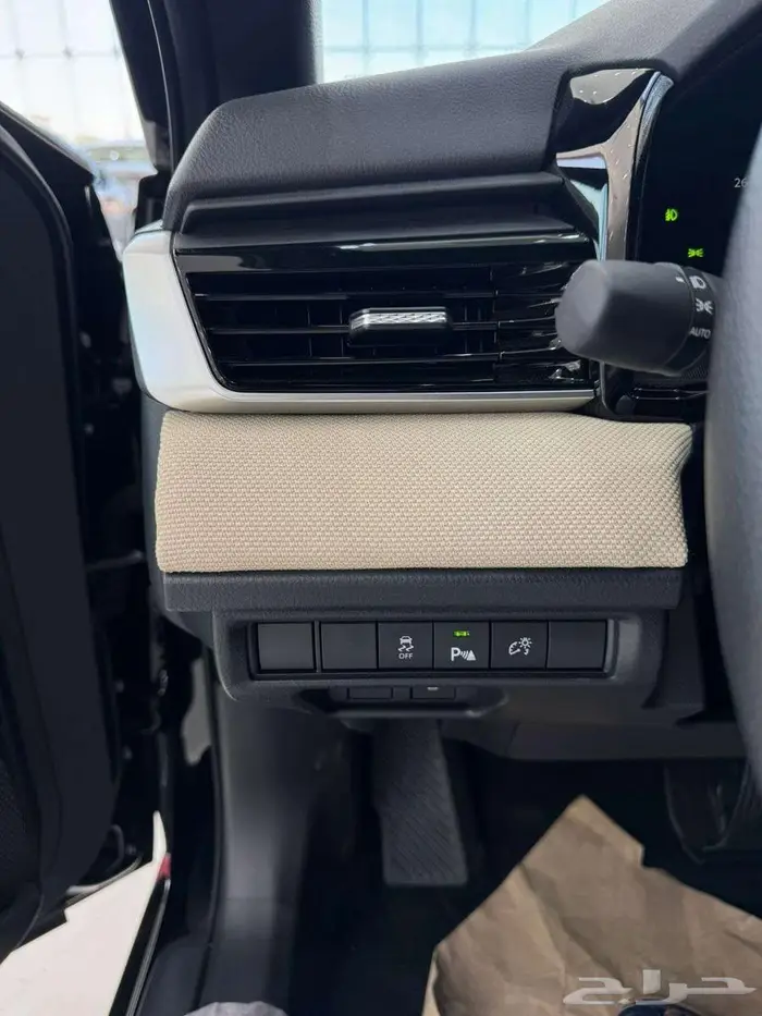 تويوتا كامري ستاندر E بنزين 2025 10