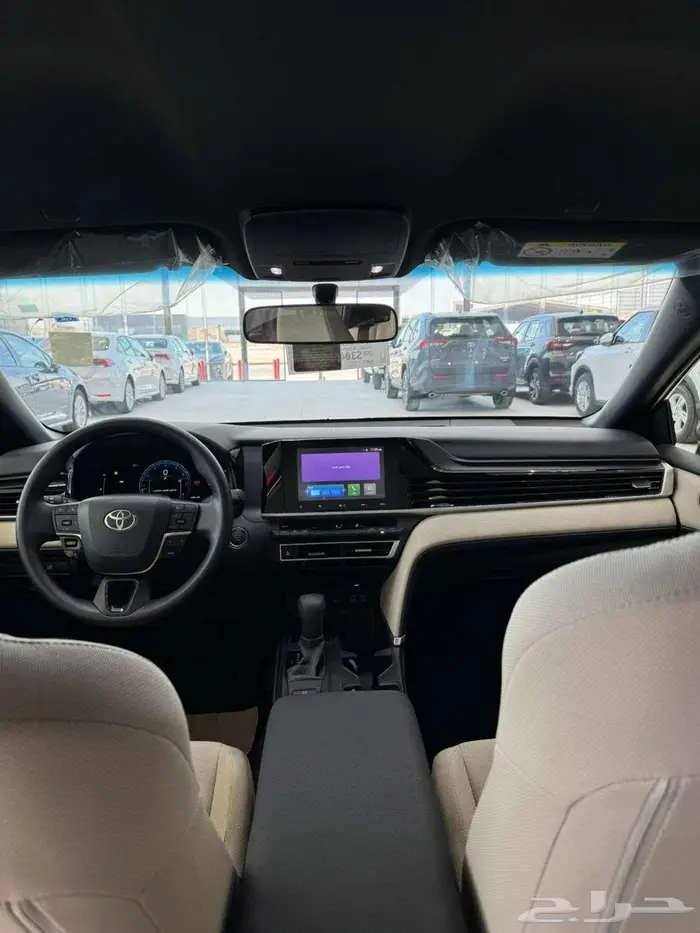 تويوتا كامري ستاندر E بنزين 2025 8