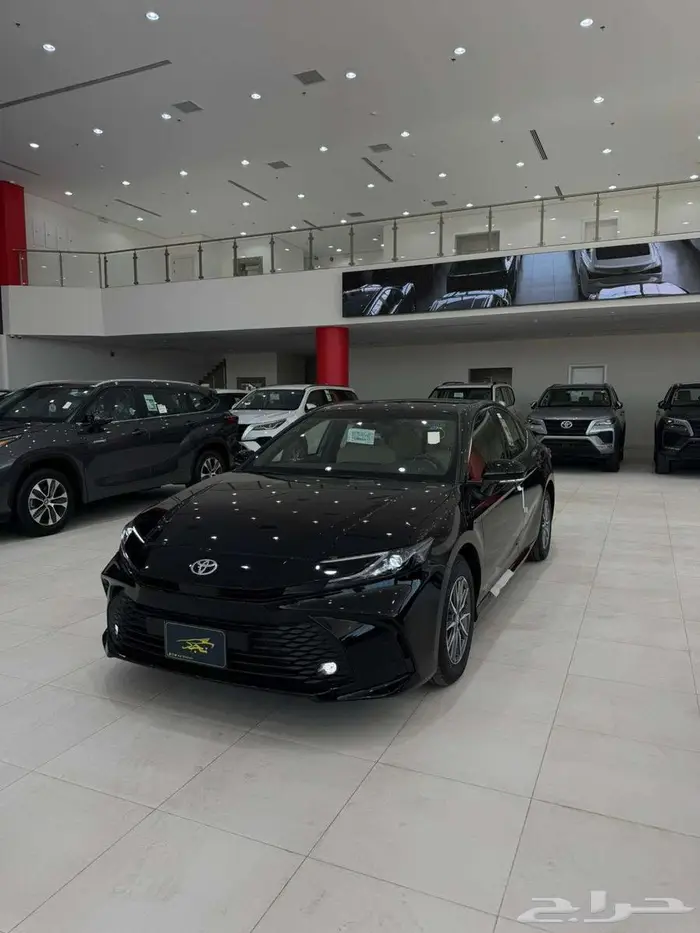 تويوتا كامري ستاندر E بنزين 2025 2