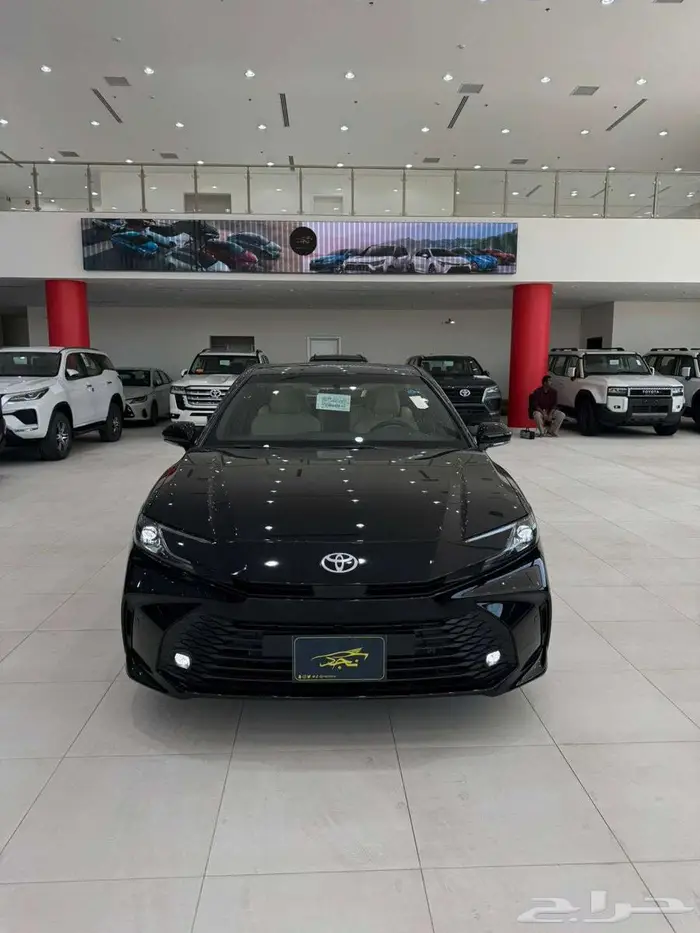 تويوتا كامري ستاندر E بنزين 2025 0