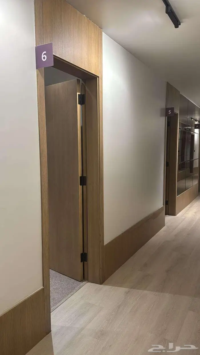 للايجار مكاتب جديدة مجهزة طريق انس بن مالك بجوار محطة المترو 7