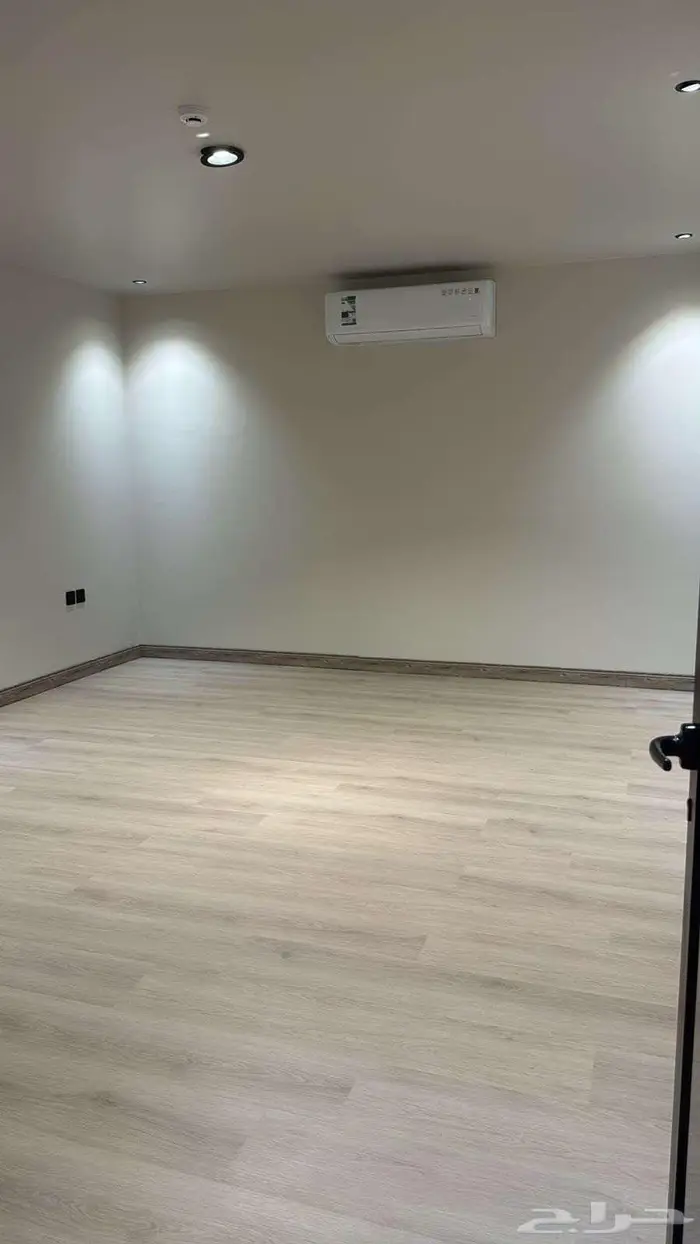 للايجار مكاتب جديدة مجهزة طريق انس بن مالك بجوار محطة المترو 1