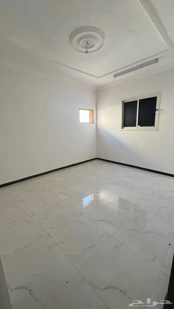 شقة للإيجار حي لبن 5