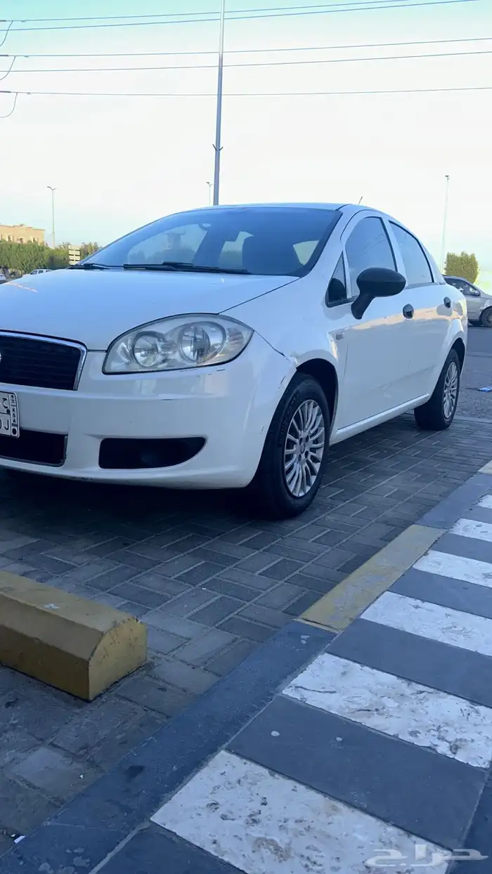 سيارة فيات لينيا 2