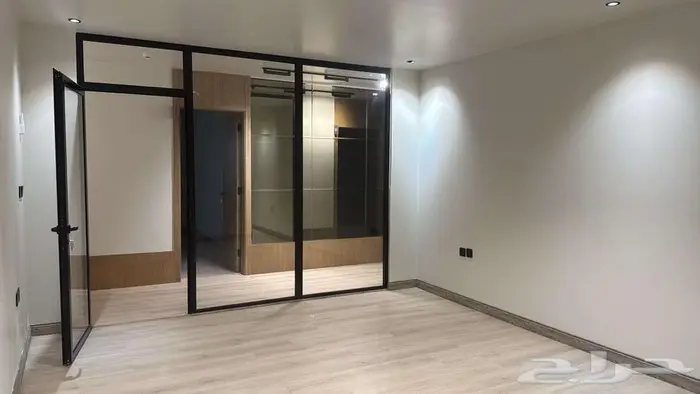 للايجار مكاتب جديدة مجهزة طريق انس بن مالك بجوار محطة المترو 0