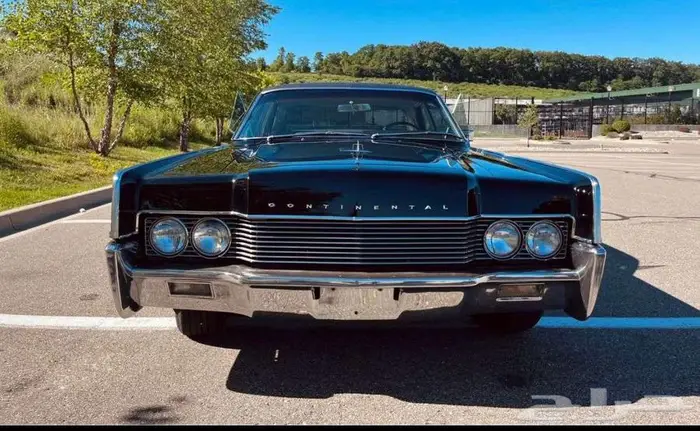 للبيع لنكون موديل 1966 Lincoln continental Sedan 4D 2