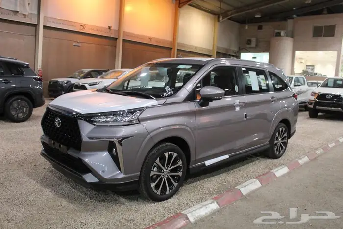 تويوتا فيلوز 1.5 GLX بنزين 2025 1