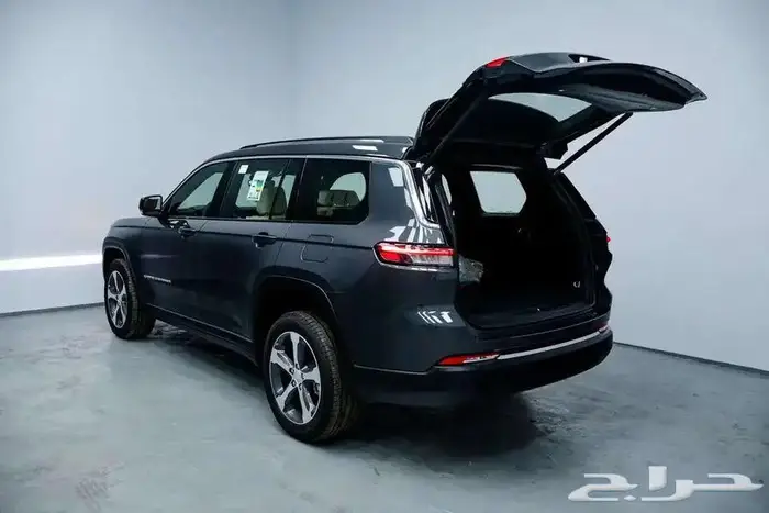 جيب شيروكي ليميتد 3.6 2023 3