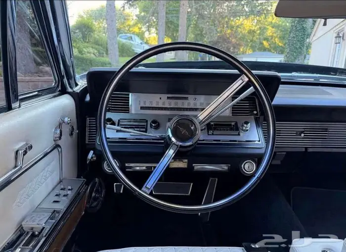 للبيع لنكون موديل 1966 Lincoln continental Sedan 4D 6