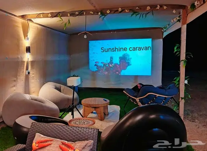 كرفان فندقي على شاطئ جدة   عرض اليوم الوطني 8