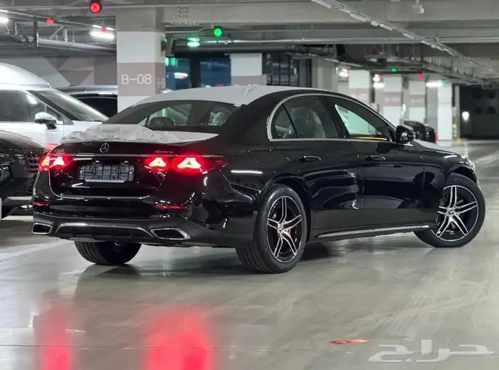 مرسيدس E300 AMG 2025 اصفار متوفر الوان عرض جديد على السعر 1