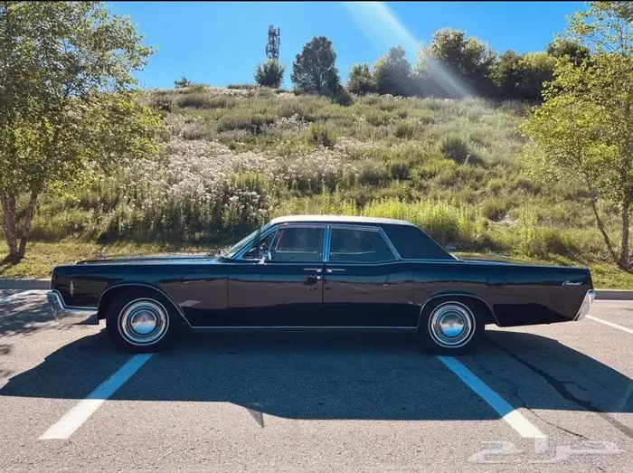 للبيع لنكون موديل 1966 Lincoln continental Sedan 4D 3