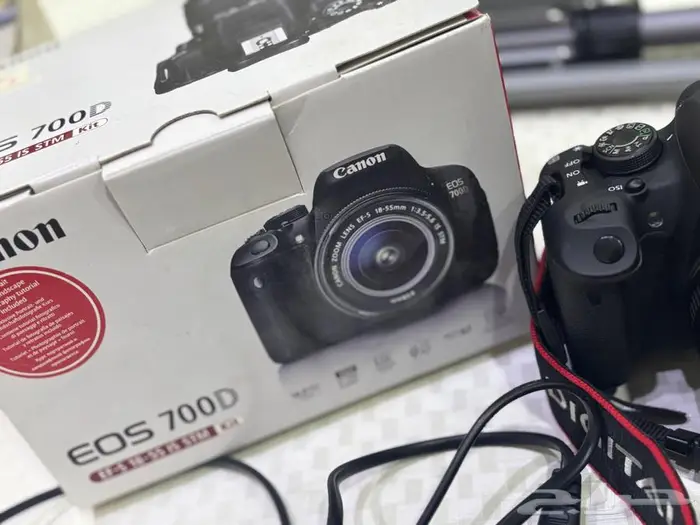 كاميرا كانون D700 مع طابعة صور كانون 4