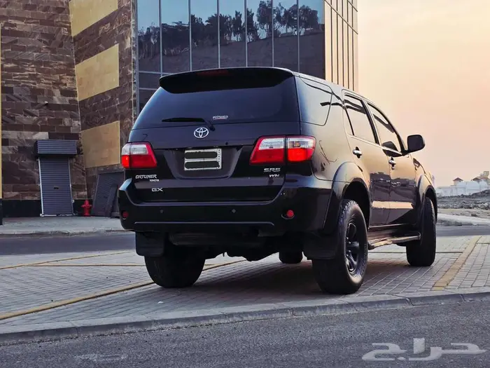 تايوتا فورتشنر م 2011 اربع سلندر بدون دبل 8