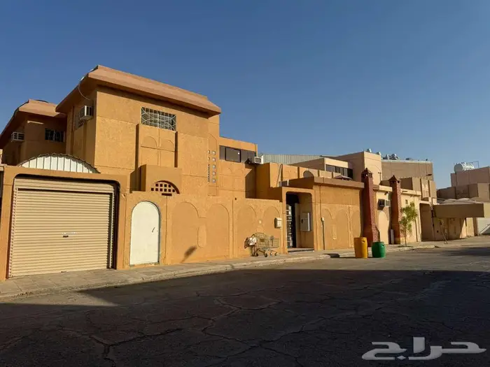 للبيع فلة شمال مدينة بريدة حي الإسكان مفصولة دورين 2