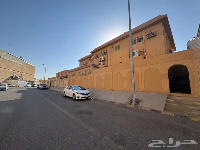 للبيع فلة شمال مدينة بريدة حي الإسكان مفصولة دورين 5