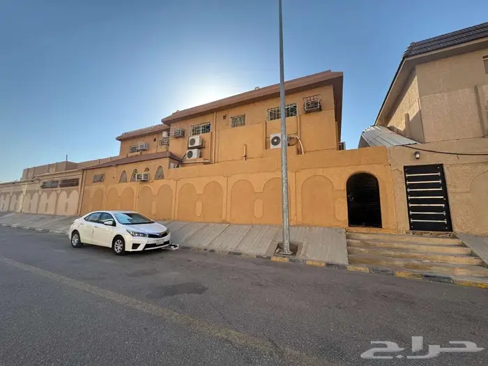 للبيع فلة شمال مدينة بريدة حي الإسكان مفصولة دورين 4