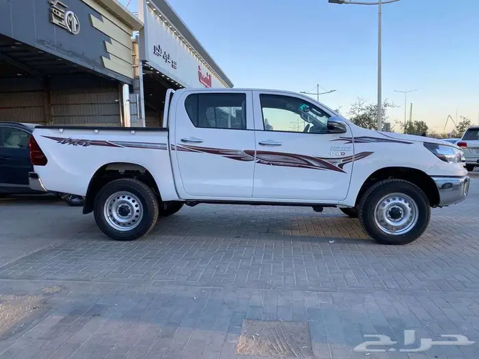 هايلكس GL2- سلق - 2025 - قير عادي - عروض الاقساط 7