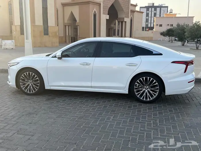 للبيع او البدل Faw Bestune B70 5