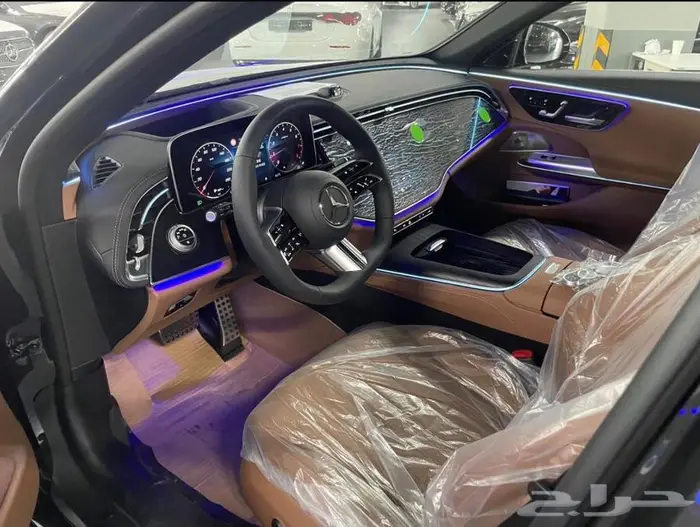 مرسيدس E300 AMG 2025 اصفار متوفر الوان عرض جديد على السعر 3