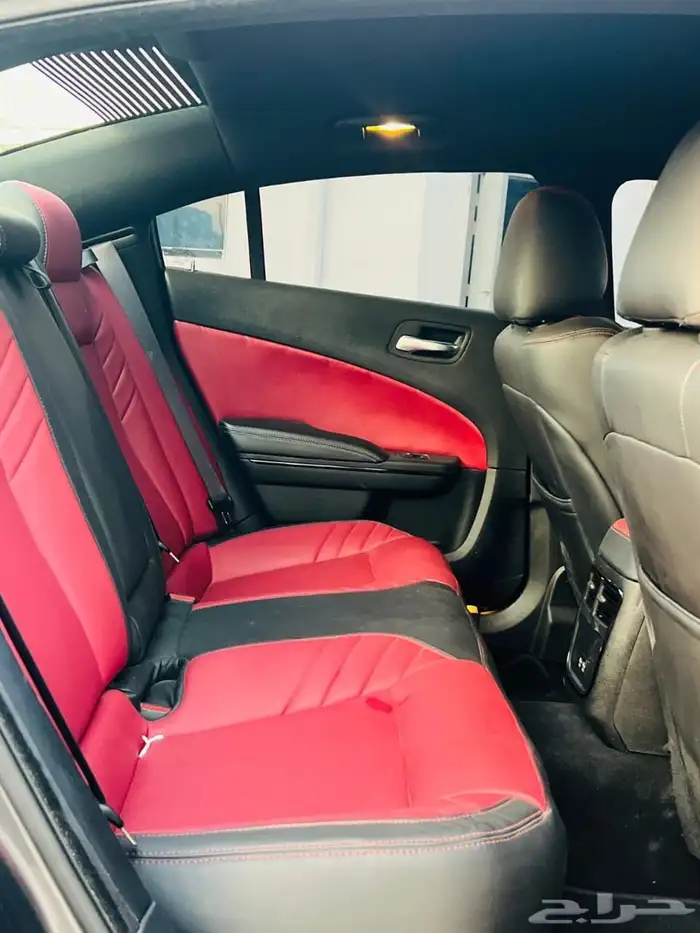 دودج تشارجر امريكي موديل 2022 موجودة بدبي 8