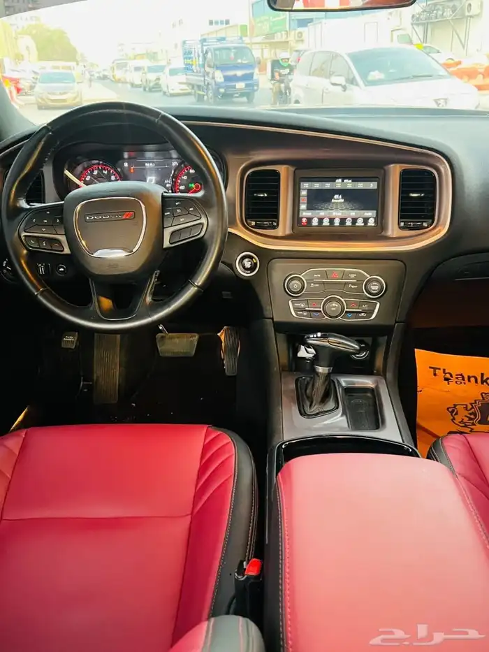 دودج تشارجر امريكي موديل 2022 موجودة بدبي 3