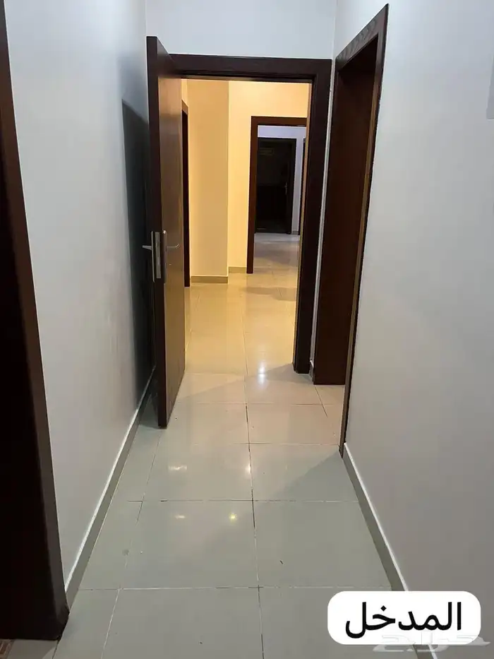 شقة للإيجار 4 غرف و صاله 3