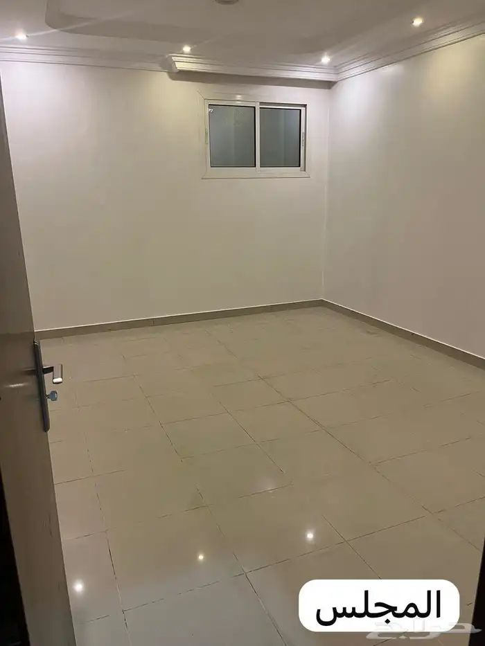 شقة للإيجار 4 غرف و صاله 11