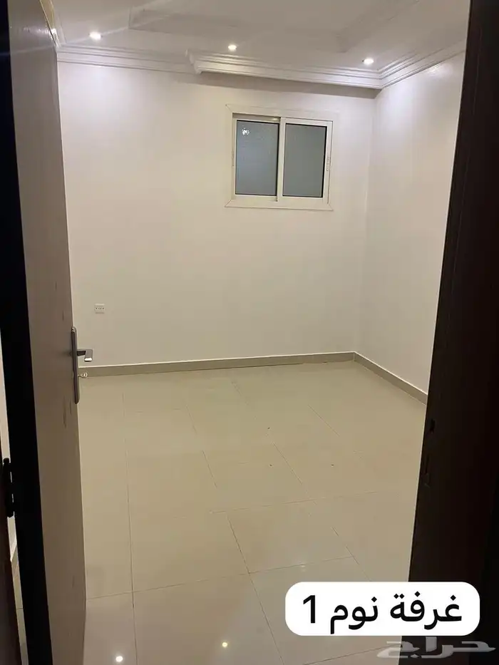 شقة للإيجار 4 غرف و صاله 10
