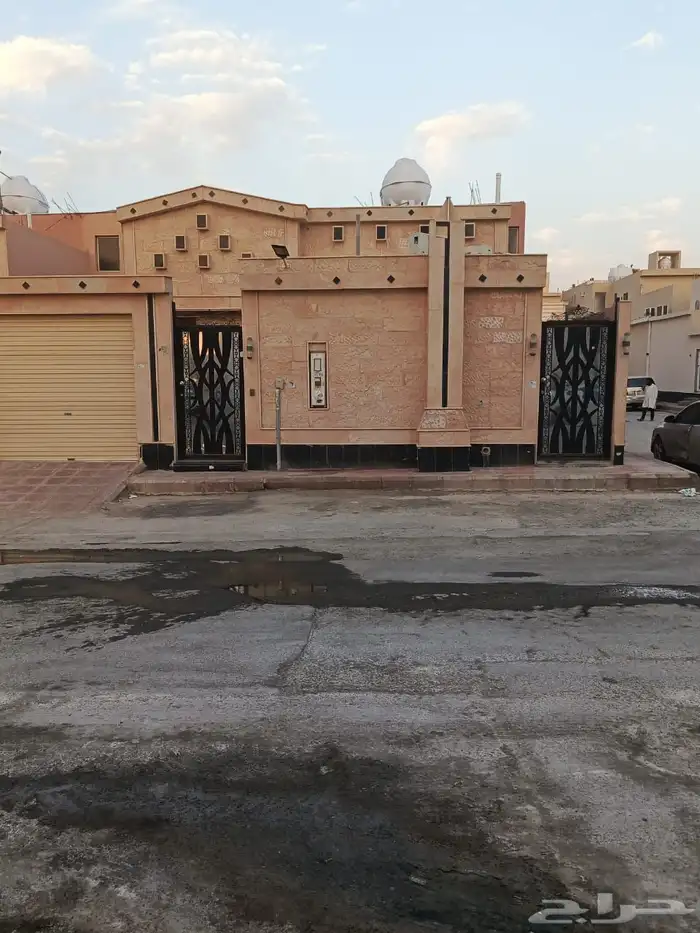 دور للبيع حي طويق 1