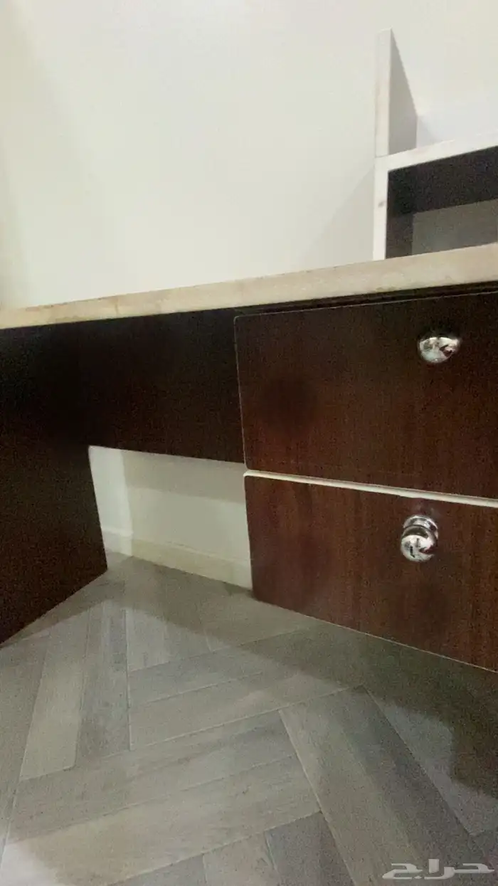 مكتب ينفع يصير سيت أب او تسريحه او مكتب دراسه 1