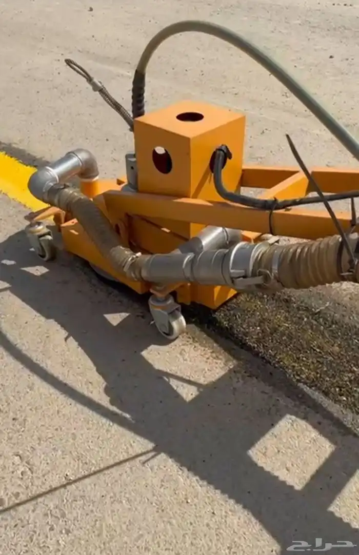 مكينة نظافة وازالة علامات الطرق 3