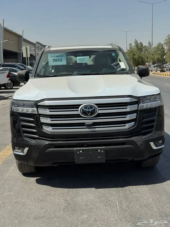 لاند كروزر. GXR -L4. سعودي أسود 2025 بالكاش والاقصاد 2