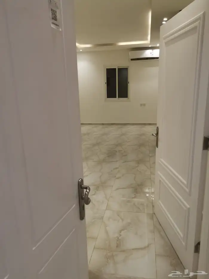 شقه للايجار في عماره 6