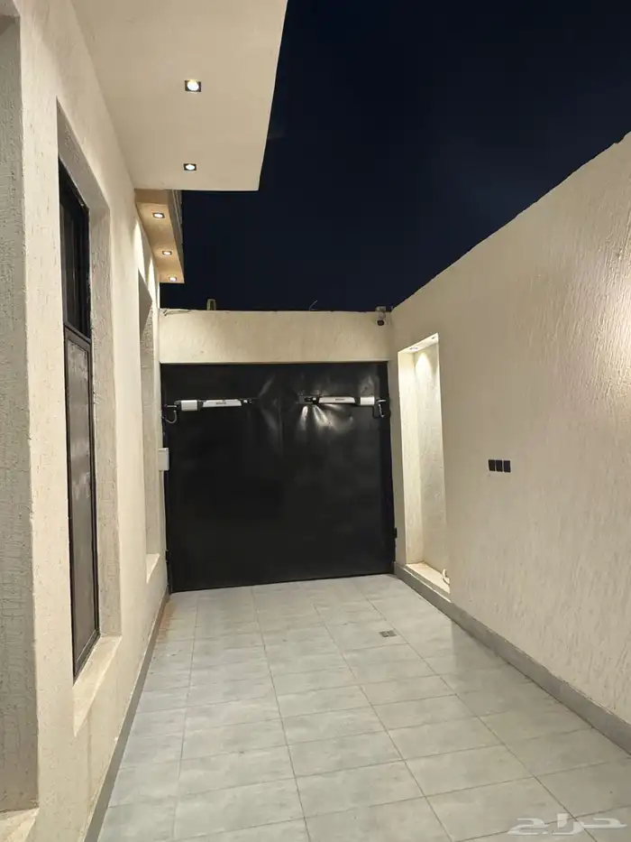 للبيع فيلا حي اليرموك مؤثثه وجديده 4