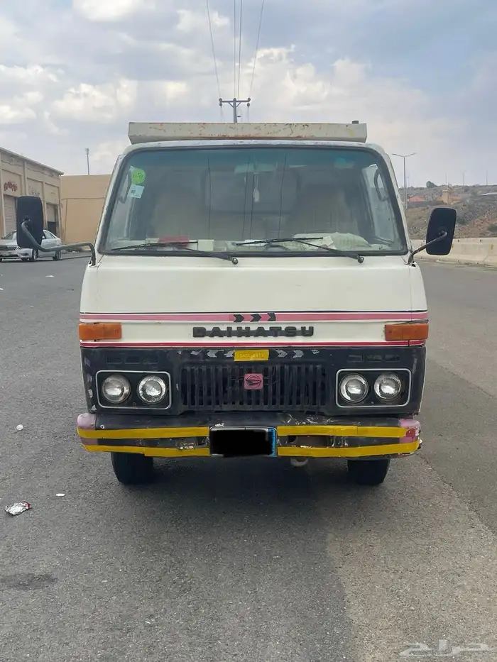قلاب ديهاتسو 82 للبيع 1