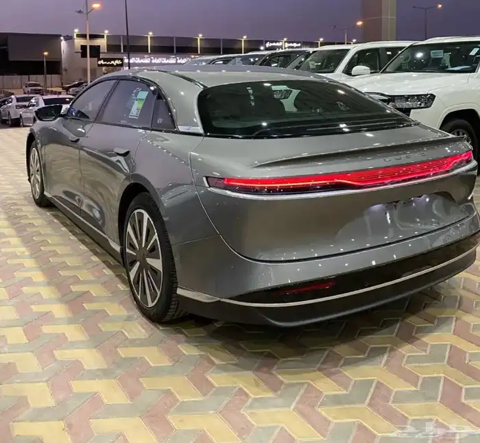 سيارة لوسيد آير موديل 2025 جديدة اصفااار 2
