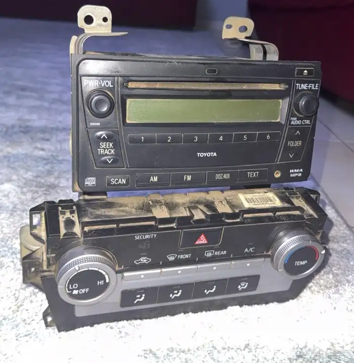 مسجل يارس او كامري 2012-2015 طارات 0