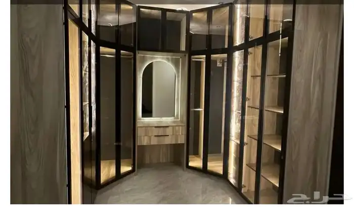 دواليب خشب وديكورات جدارية حسب الطلب وحسب التصاميم 10