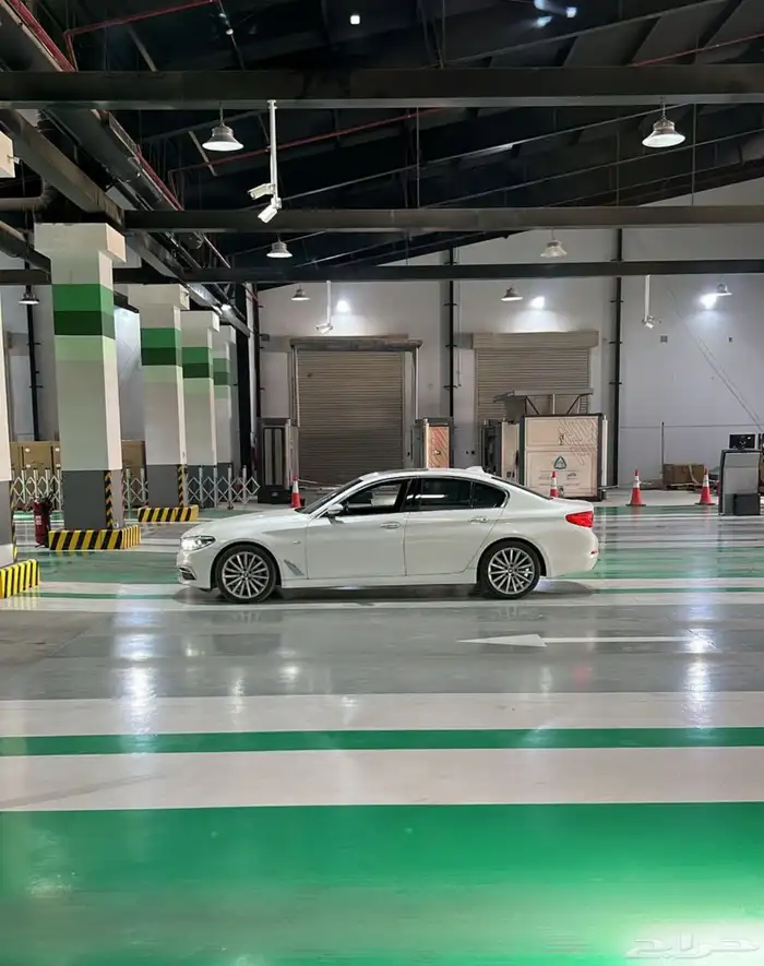 بي ام دبليو الفئه الخامسه BMW 530i luxury اعلى فئه 0