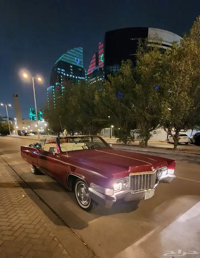 كاديلاك أحمر كشف كلاسيك للتأجير 7