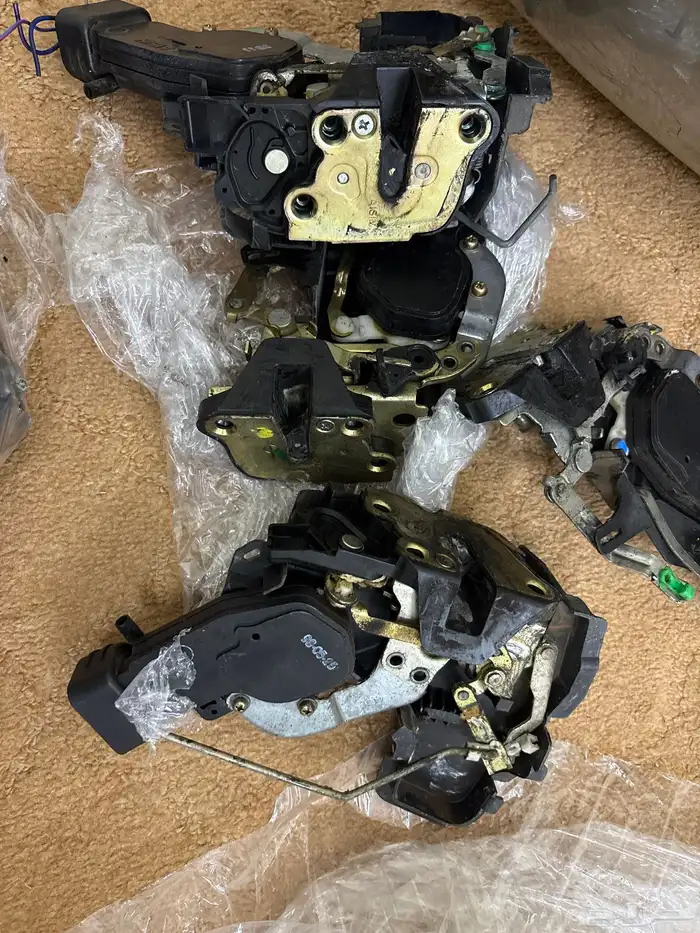 قفل أبواب سنتر لوك مستورد نظيف كامري 98- 2002 0