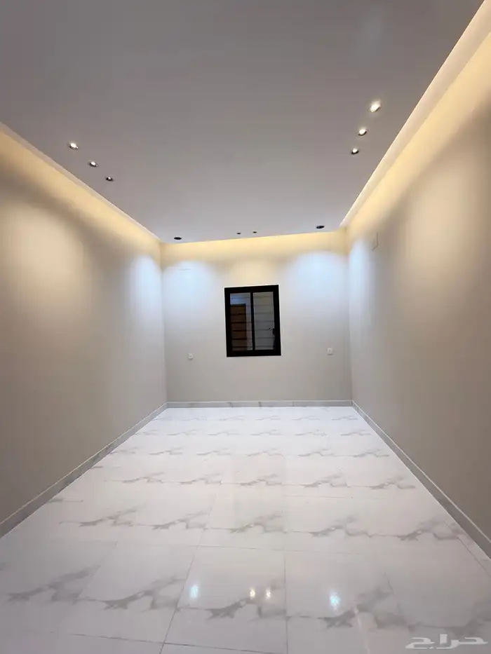 للبيع شقه ارضيه 6غرف مدخل سياره كبير مدخل خاص بسعر 550الف 7