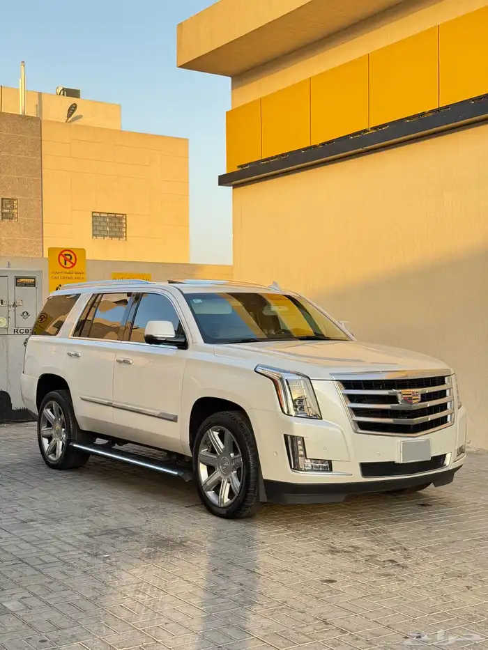 كاديلاك اسكاليد 2018 ESCALADE SEWELL 3