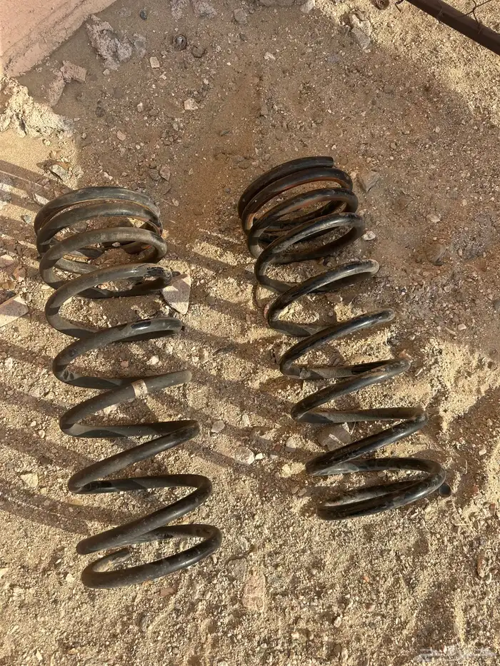 يايات. نيسان. خلفيه. للبيع 2004 0