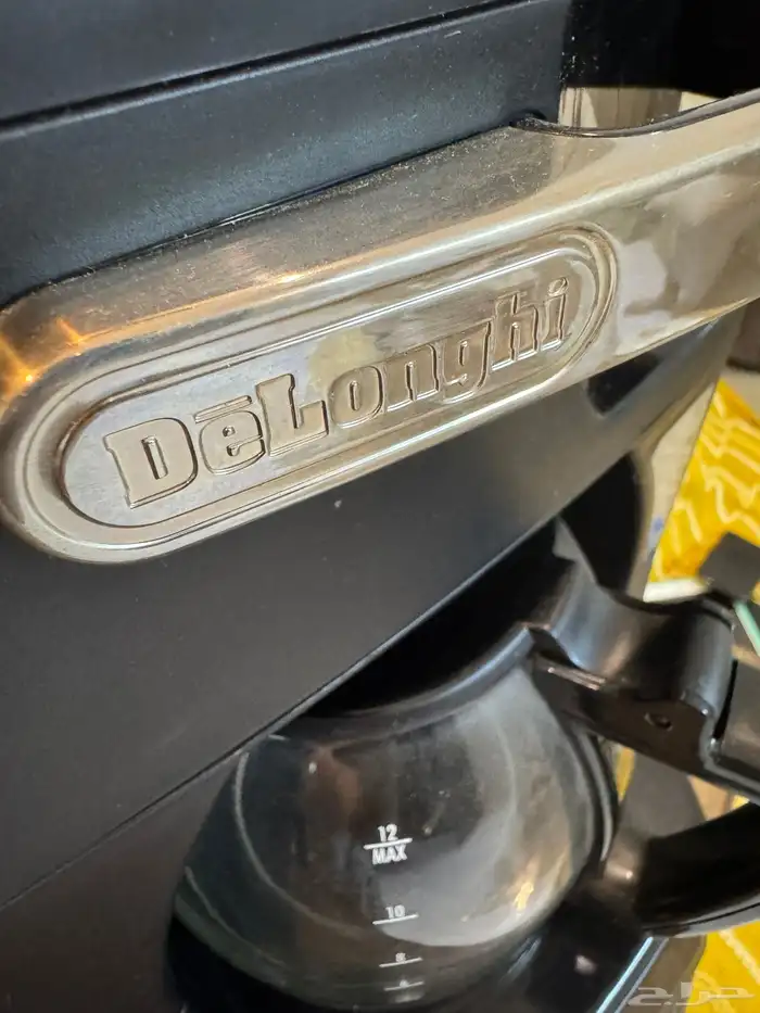 صانعة الثلج ومكينة قهوه امريكي سبب البيع عدم الحاجه لها 3